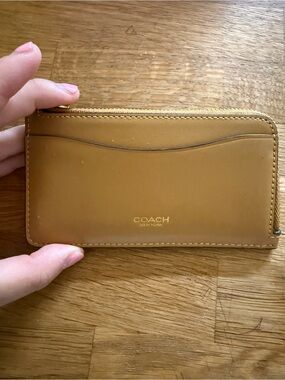 Coach Caramel Tan Leather Slim Zip Card Case